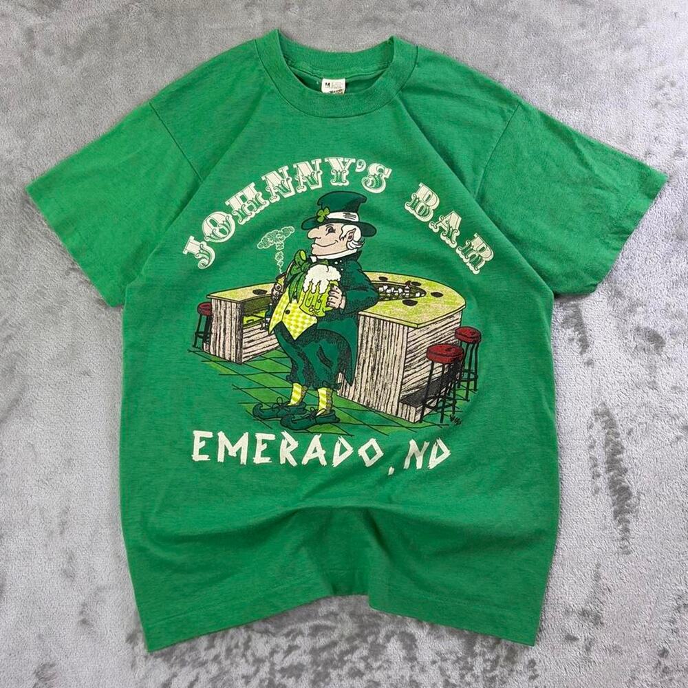 Vintage 80s Screen Stars Johnny’s Bar T Shirt Medium Green Emerado ND USA